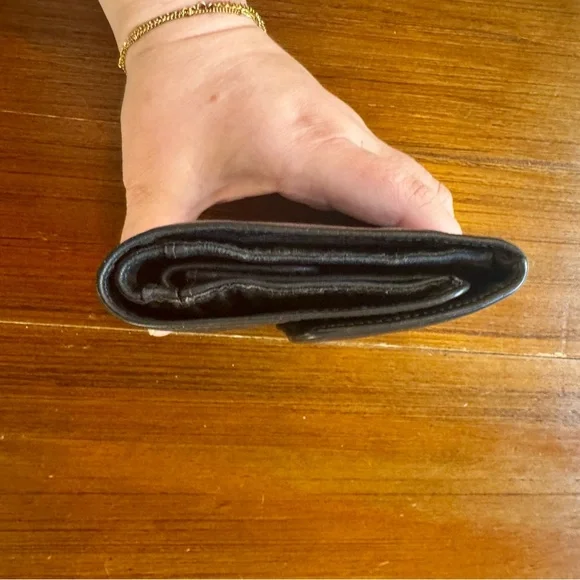 Vintage Chanel Black Caviar Leather Wallet - Missing Holo - Picture 3 of 6